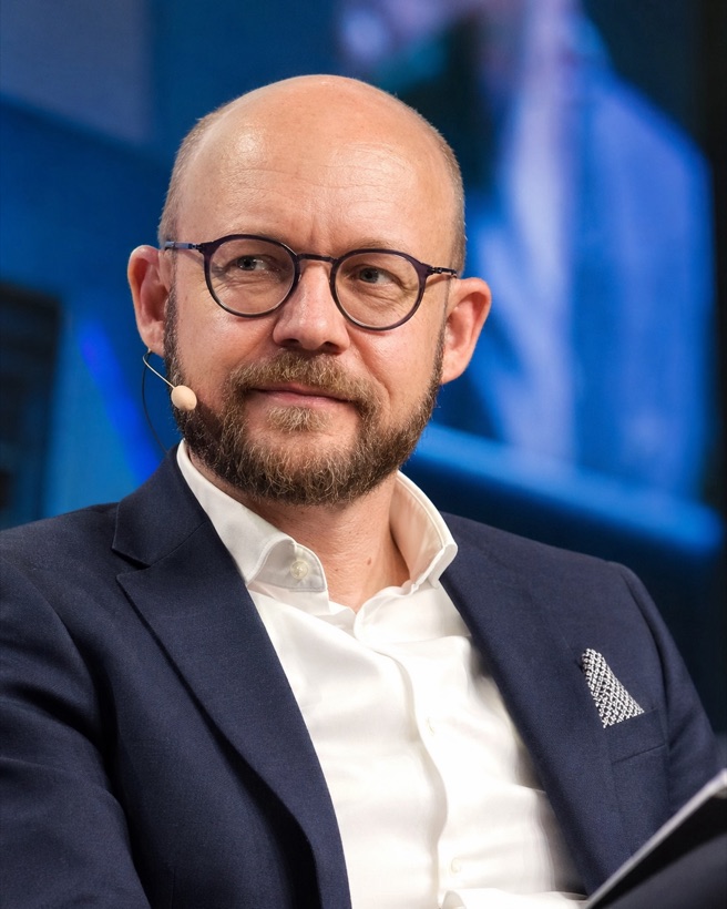 Dr. Adam Stanski